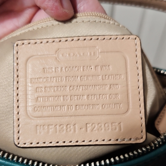 Coach EUC SPECTATOR Dark Blue Leather Shoulder Bag with Scarf and Charm - Picture 10 of 12